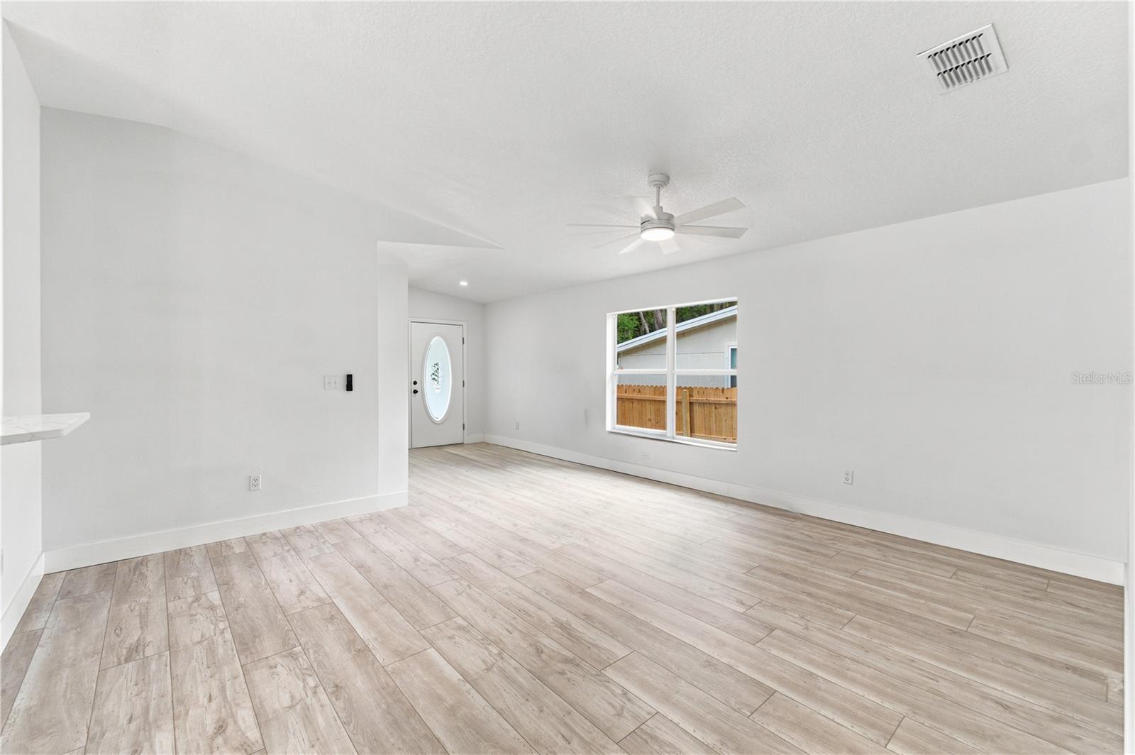 6812 Lyman Ave Property Photo 19