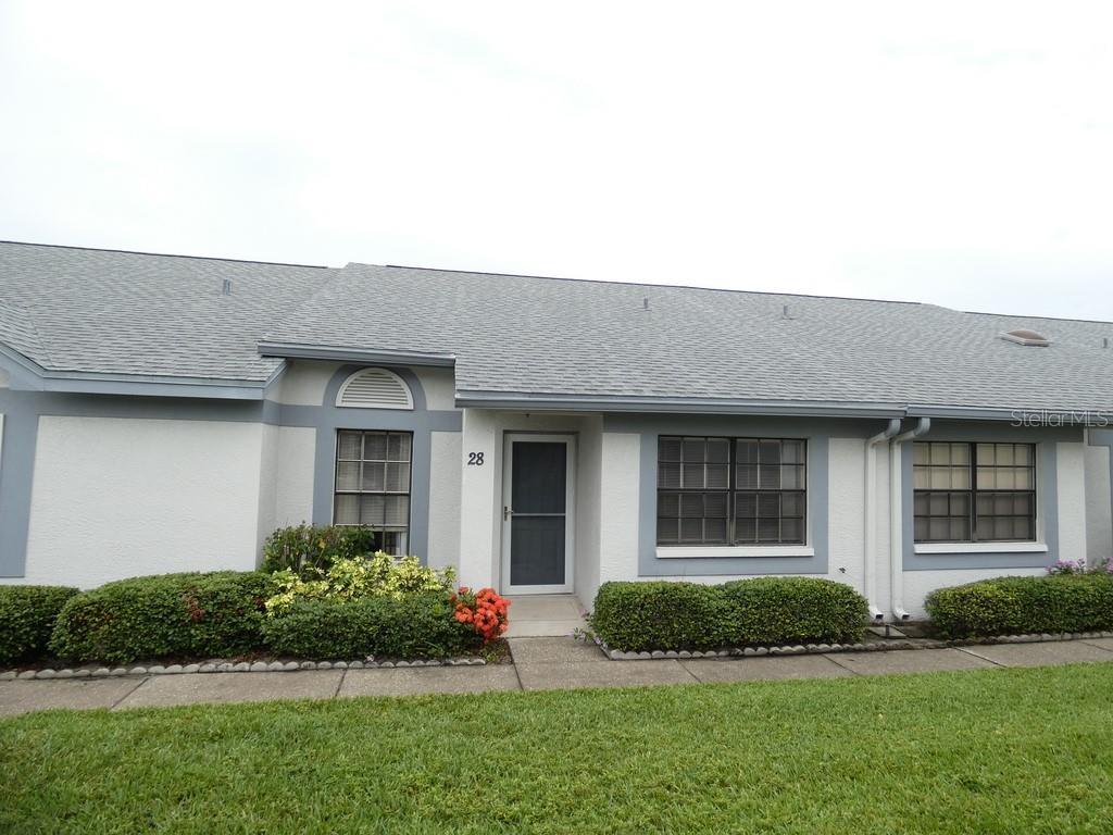 2749 COUNTRYSIDE BLVD #28 Property Photo 1