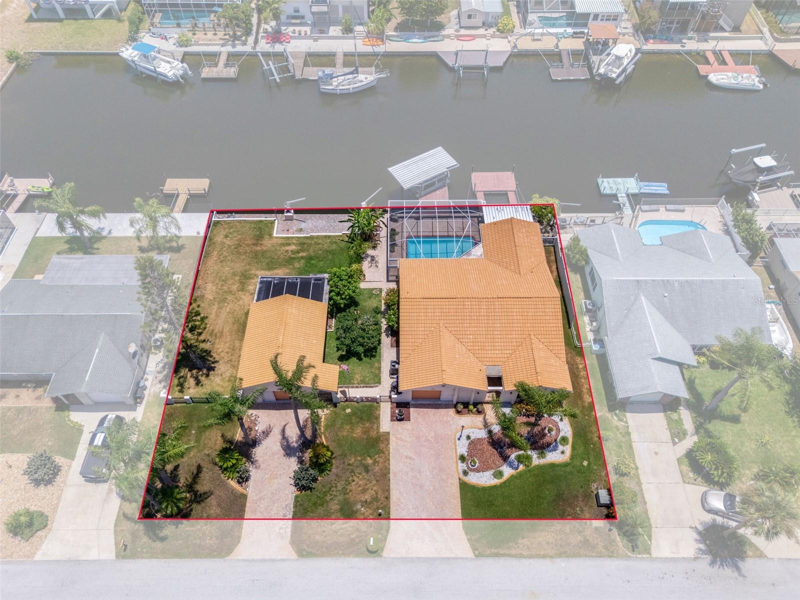 15602 Century Dr Property Photo 4