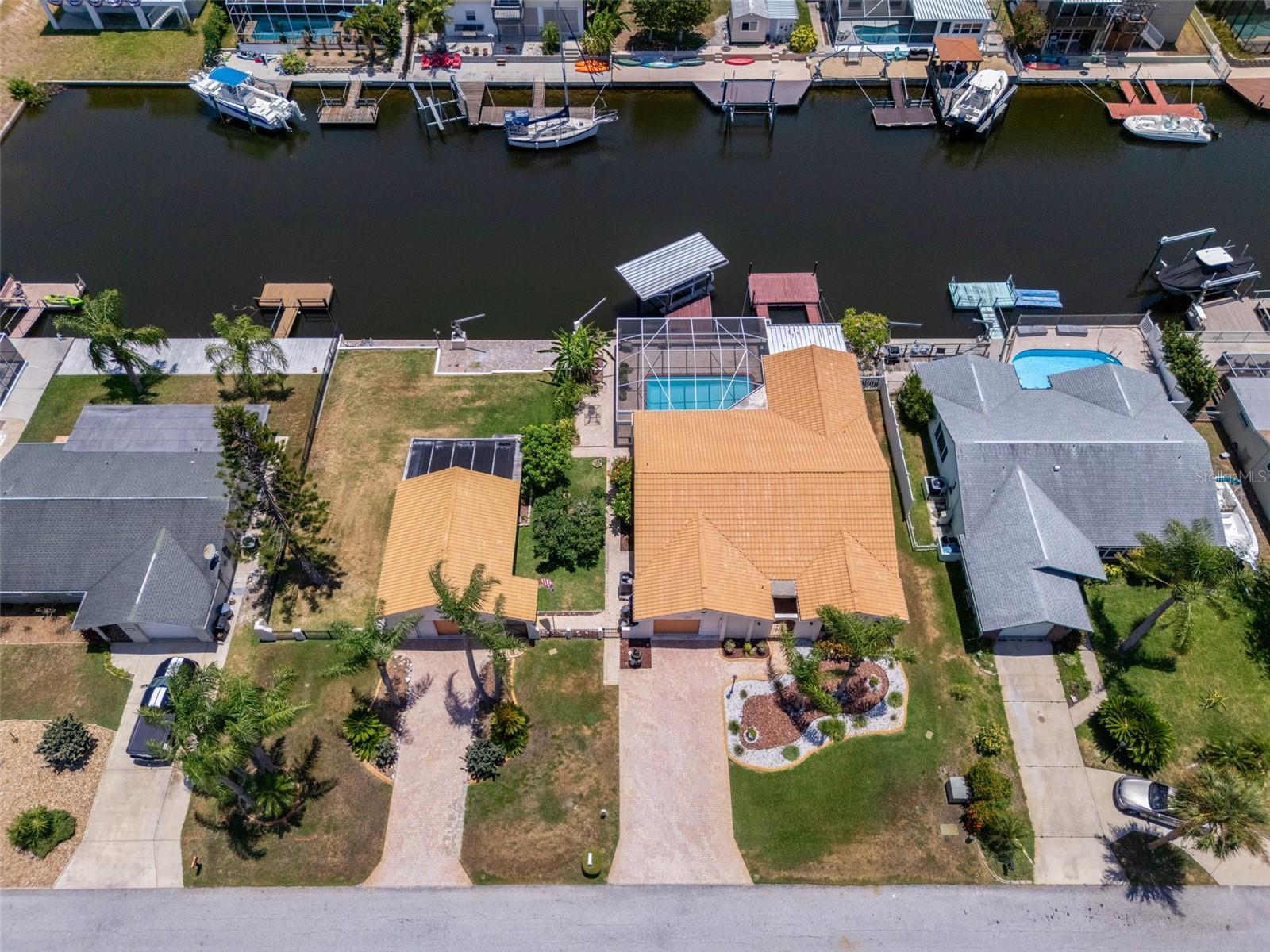 15602 Century Dr Property Photo 6