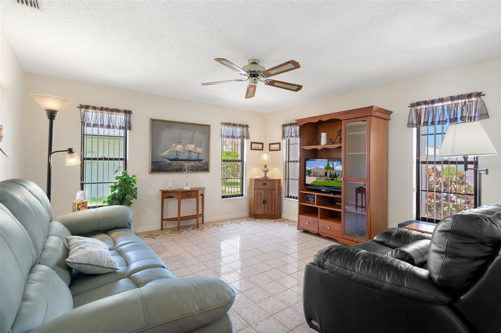 15602 Century Dr Property Photo 15