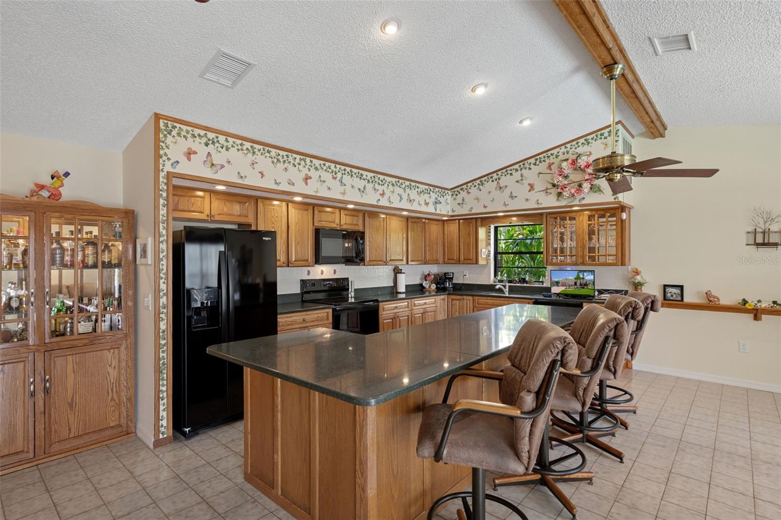 15602 Century Dr Property Photo 24