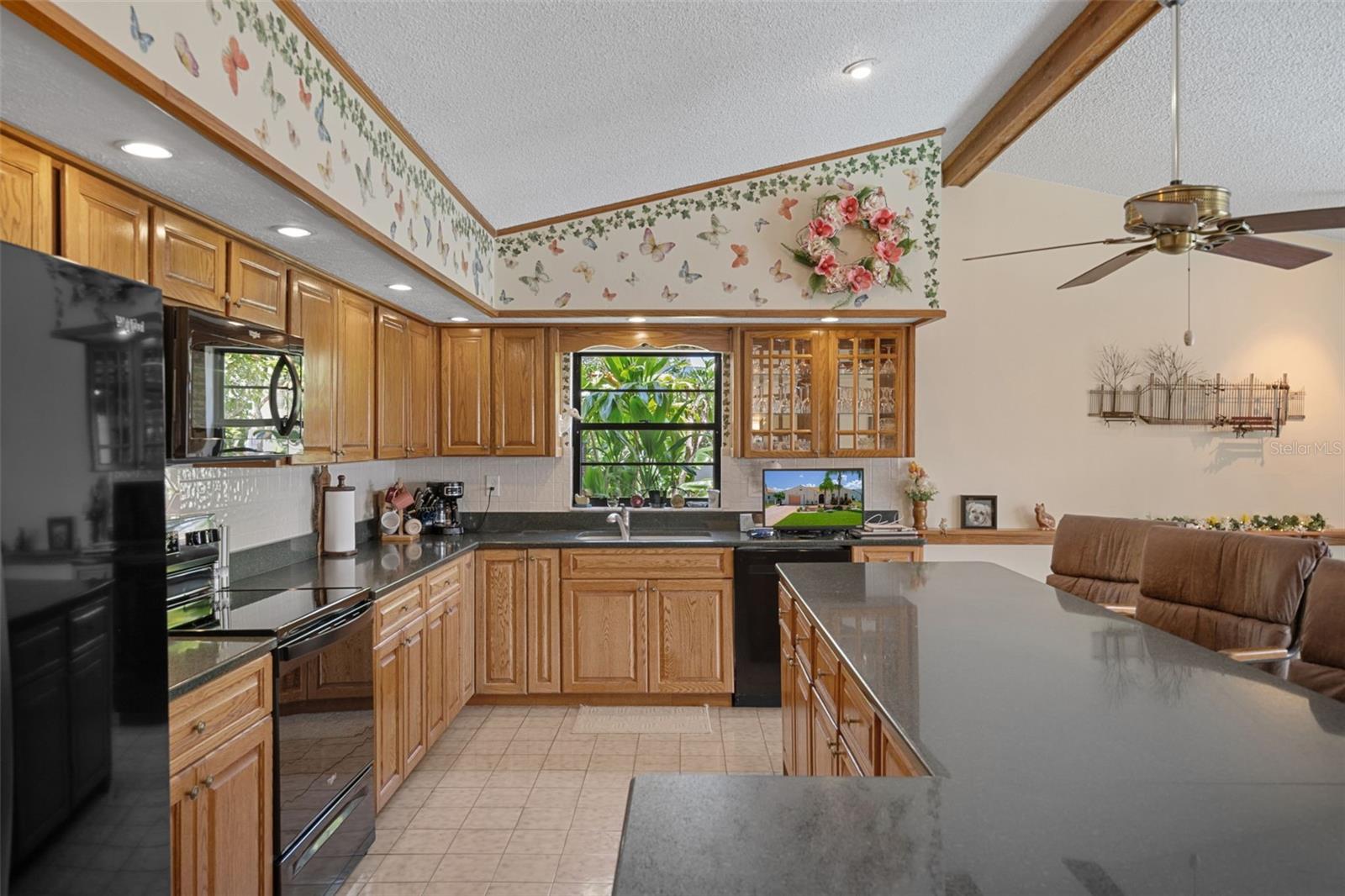 15602 Century Dr Property Photo 25