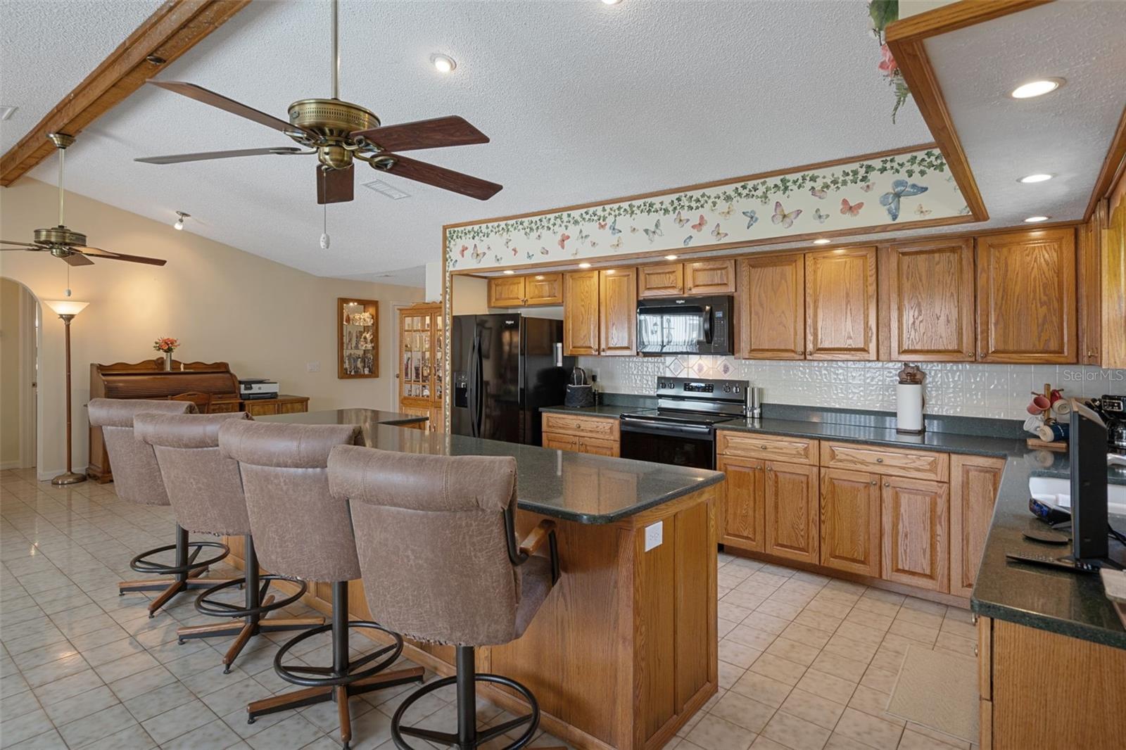 15602 Century Dr Property Photo 27