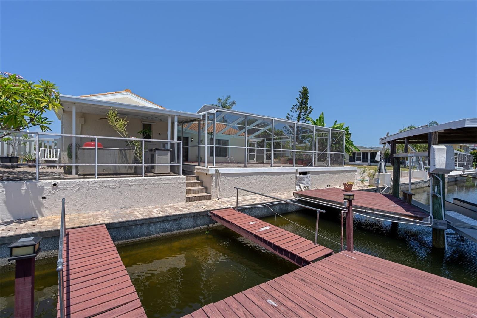15602 Century Dr Property Photo 46