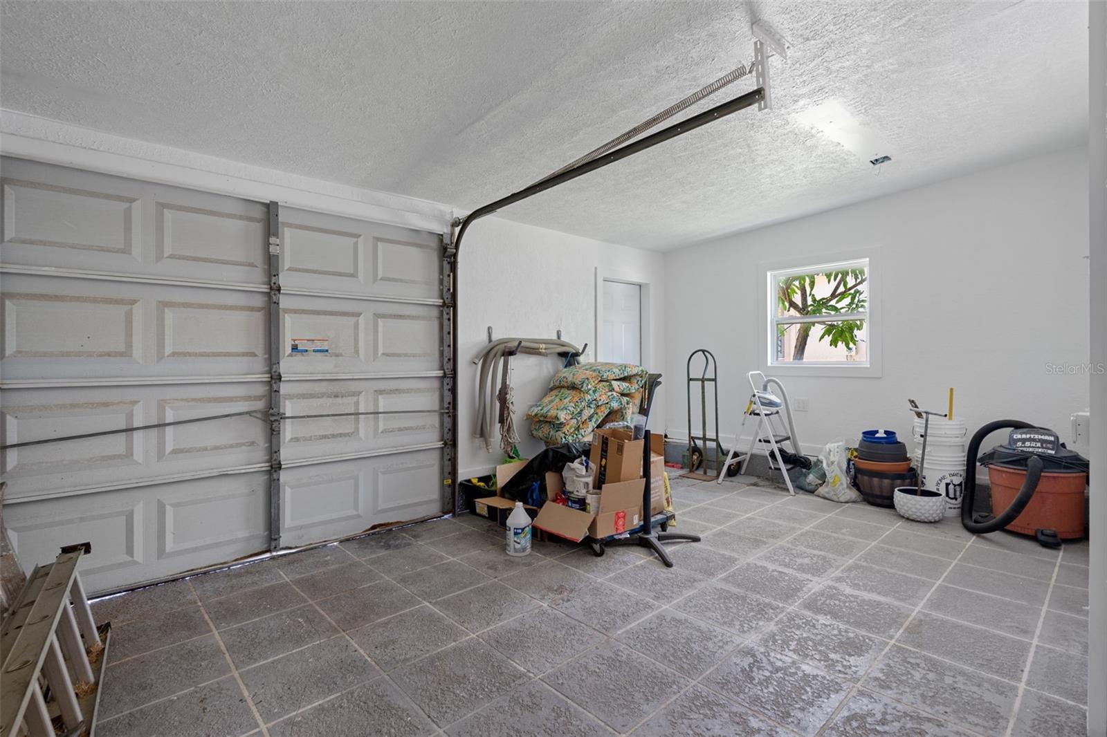 15602 Century Dr Property Photo 57