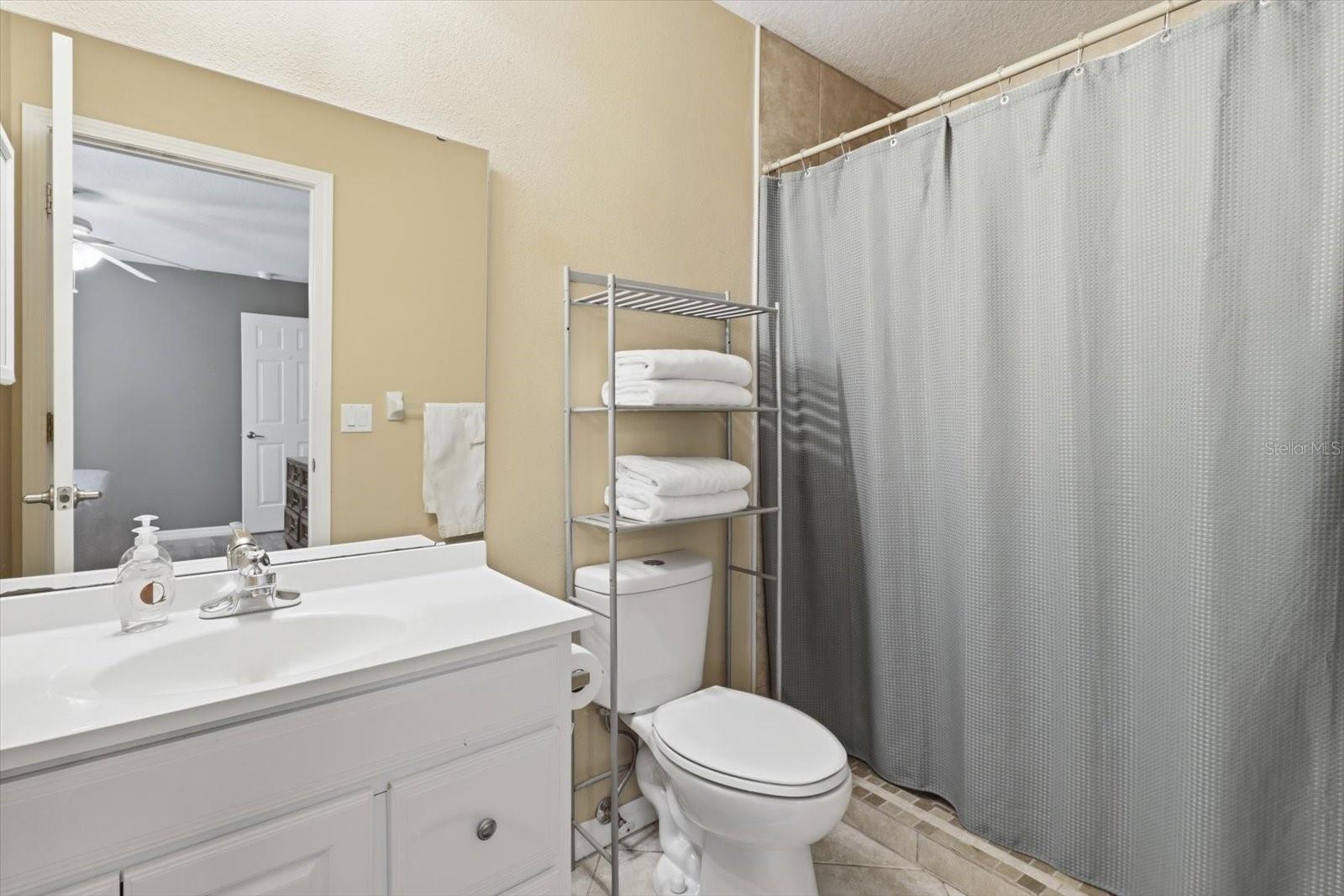 3220 E Rogers St Property Photo 13