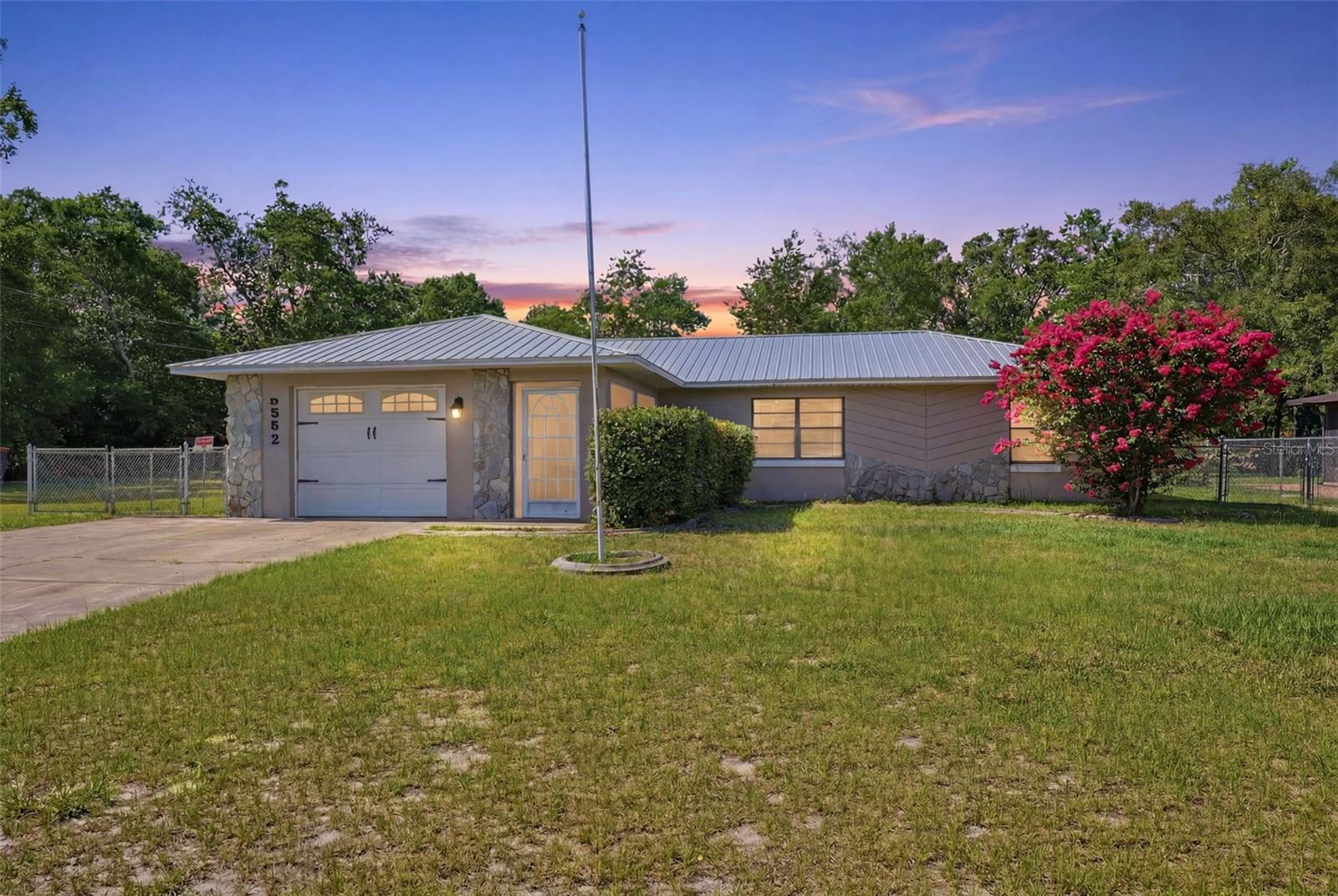 5552 W Irving Ct Property Photo 1