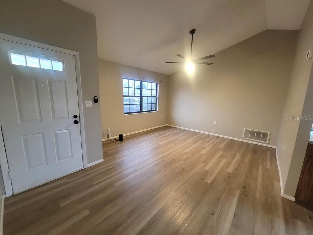 1305 Calamondin Dr Property Photo 2