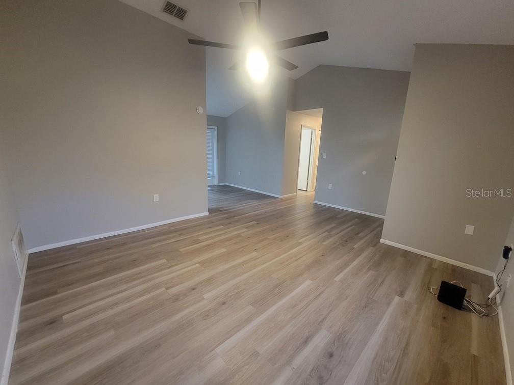 1305 Calamondin Dr Property Photo 4