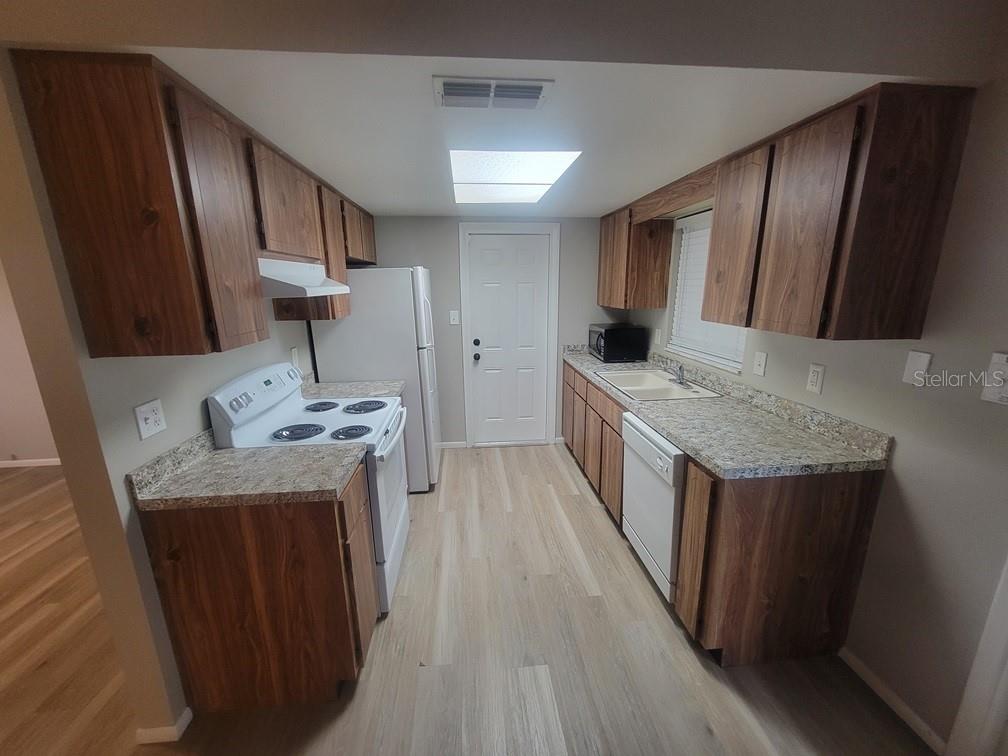 1305 Calamondin Dr Property Photo 7