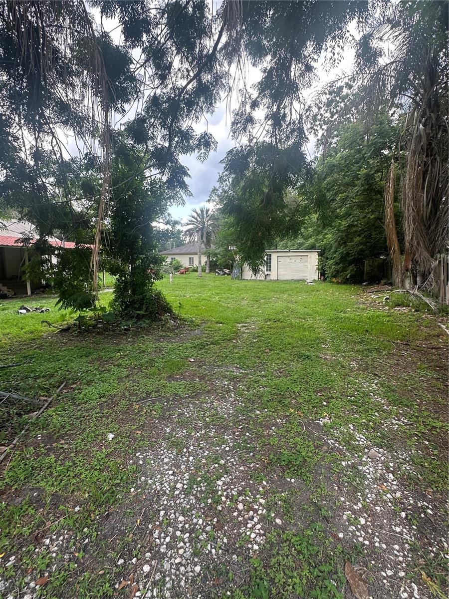 237 Broad St Property Photo 3