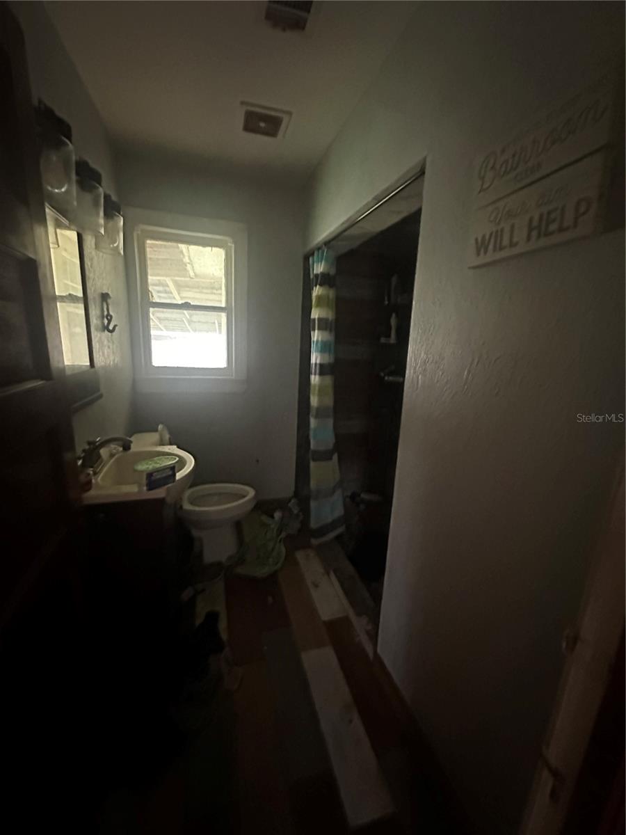 237 Broad St Property Photo 16