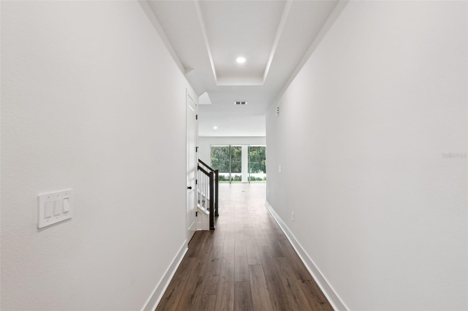 714 Emerald Grove Dr Property Photo 4