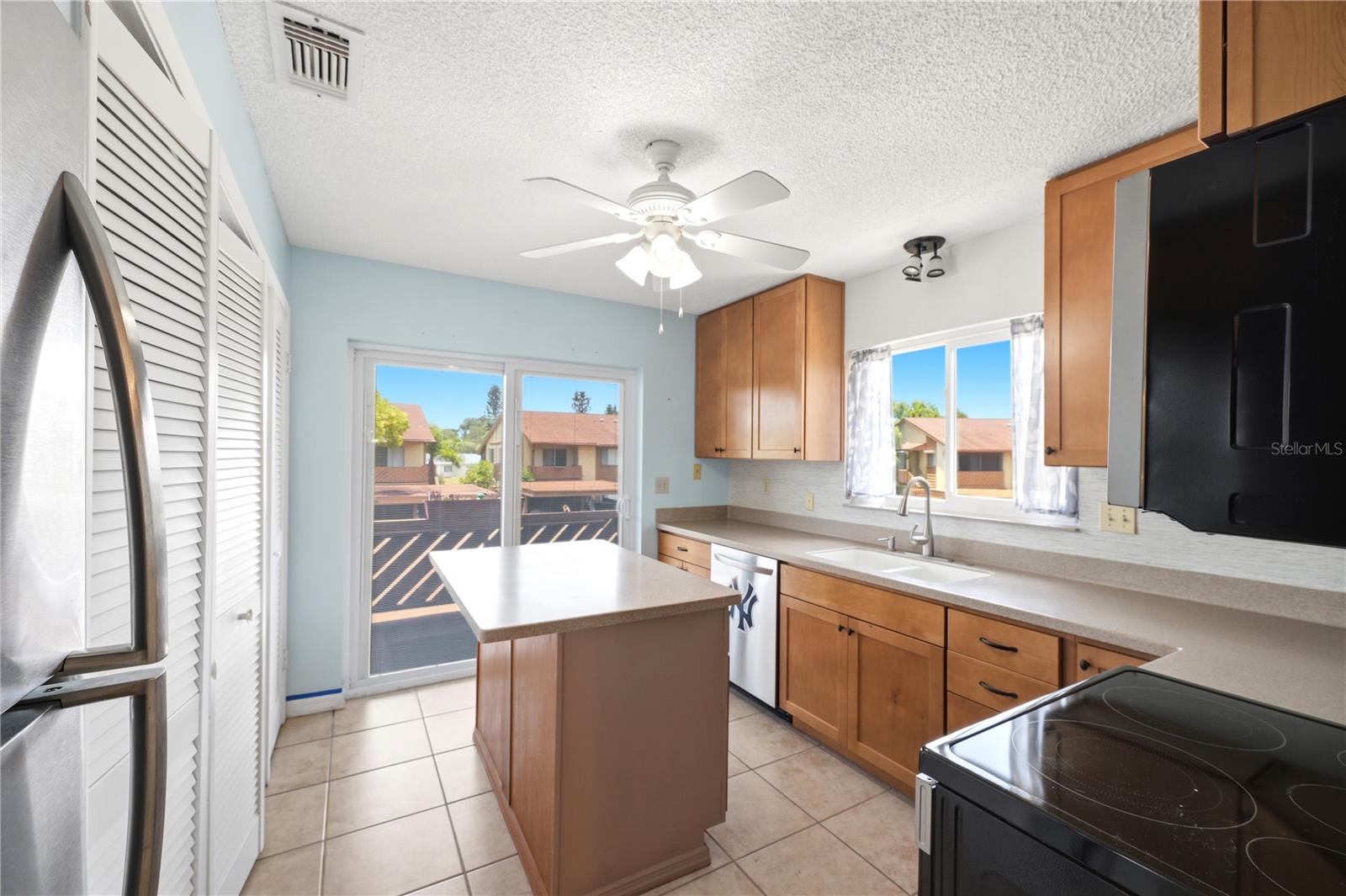 3820 Lighthouse Way Property Photo 4