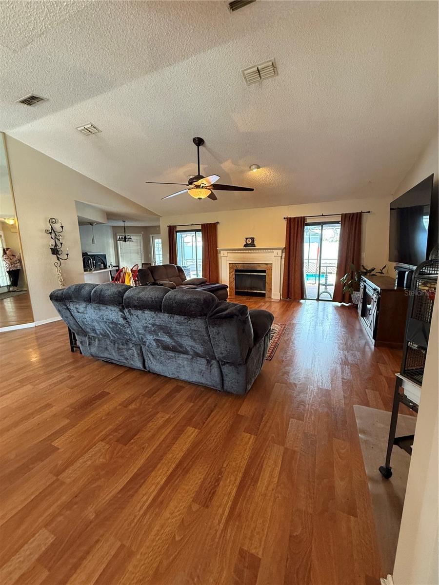 9231 Eldridge Rd Property Photo 2