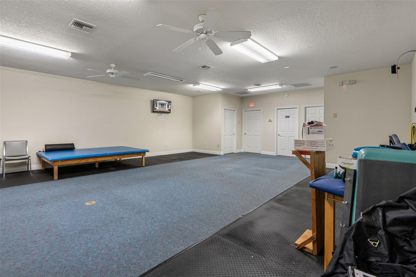 1377 Deltona Blvd Property Photo 7