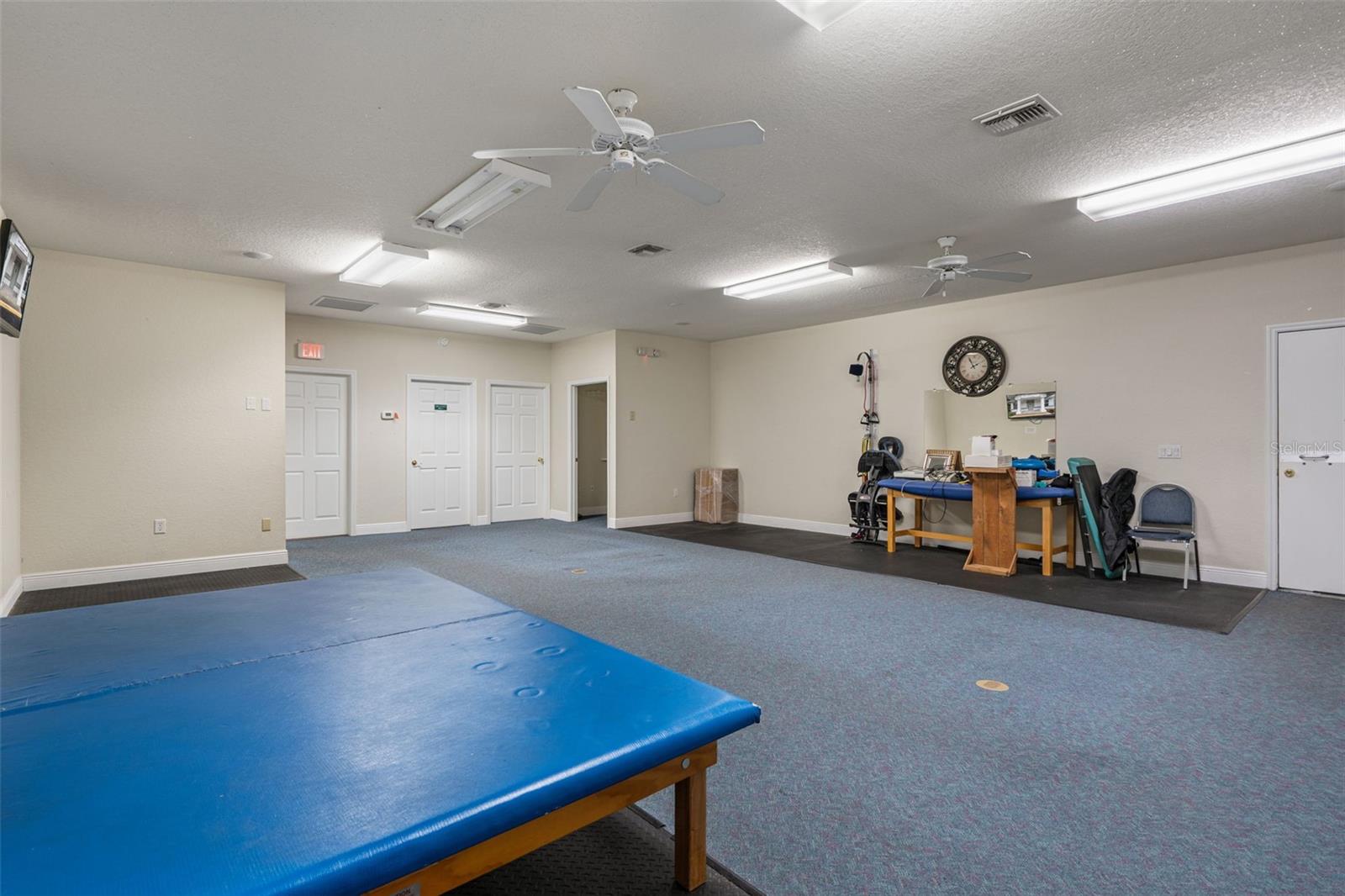 1377 Deltona Blvd Property Photo 8
