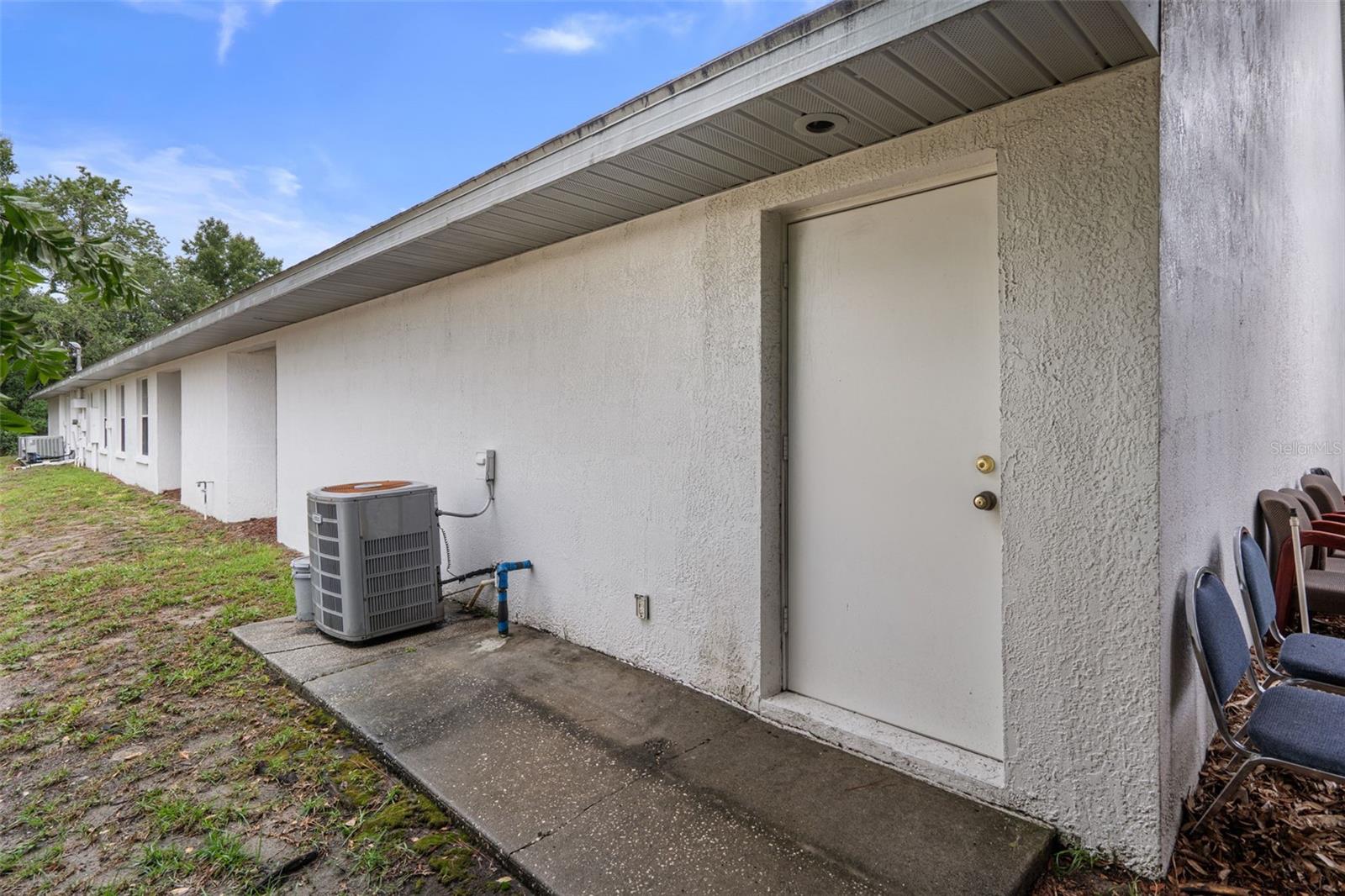 1377 Deltona Blvd Property Photo 21