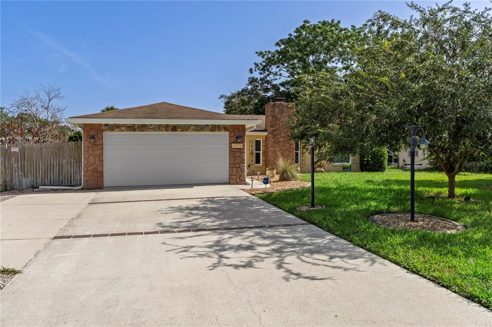 9799 Horizon Dr Property Photo 2