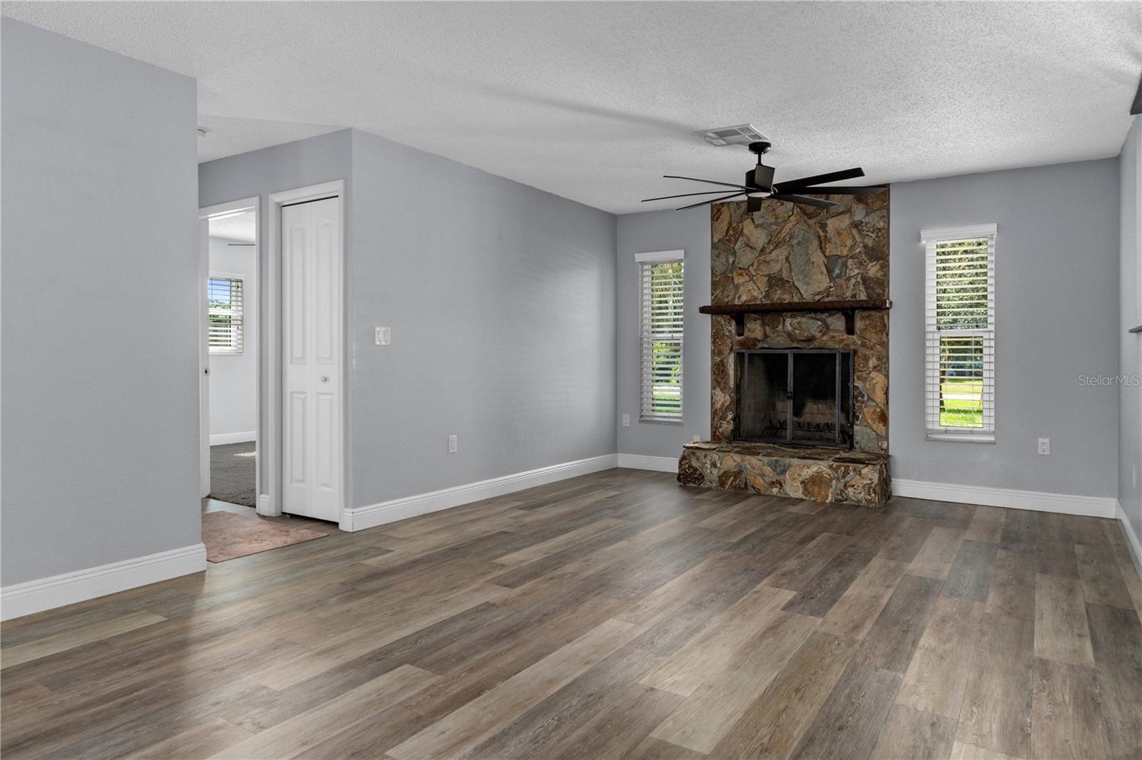 9799 Horizon Dr Property Photo 6