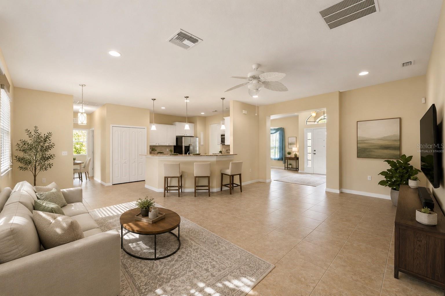 13589 Hunters Point St Property Photo 2