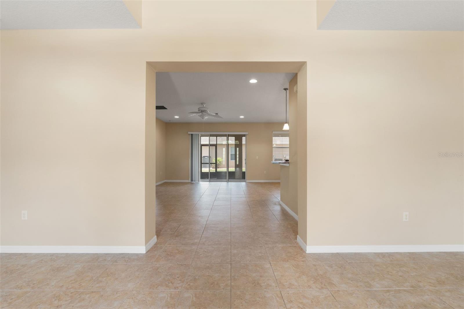 13589 Hunters Point St Property Photo 7
