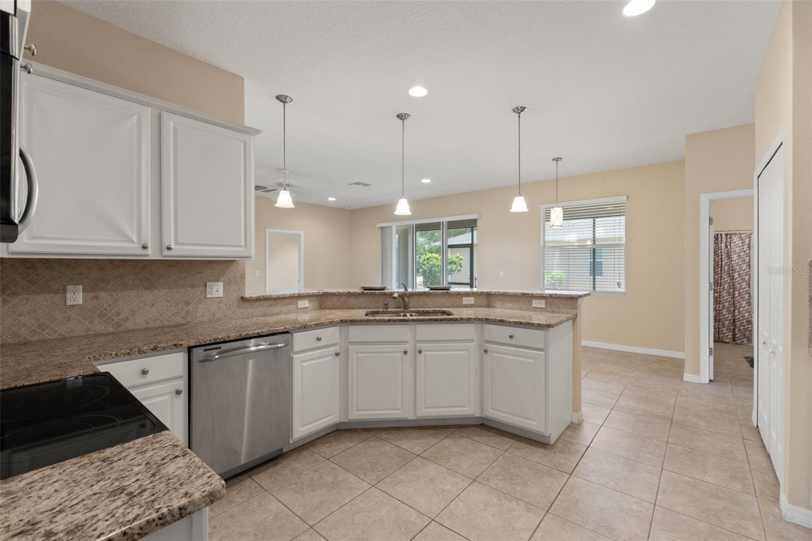 13589 Hunters Point St Property Photo 17