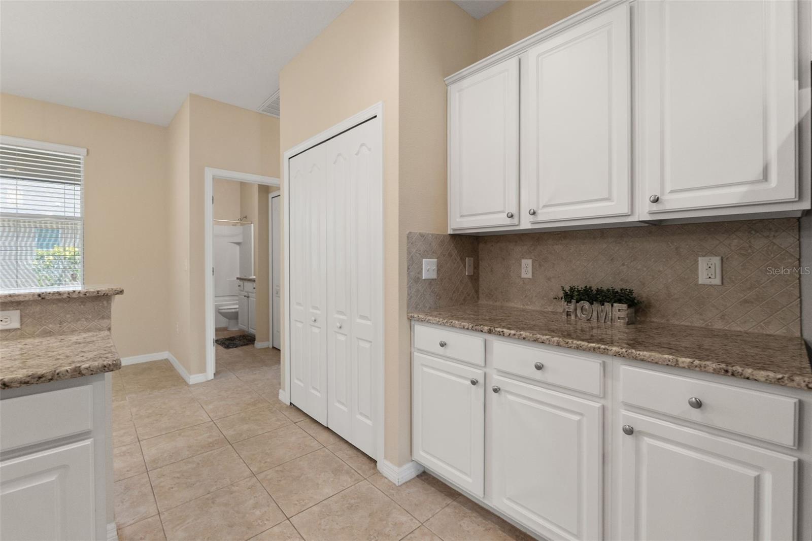 13589 Hunters Point St Property Photo 18