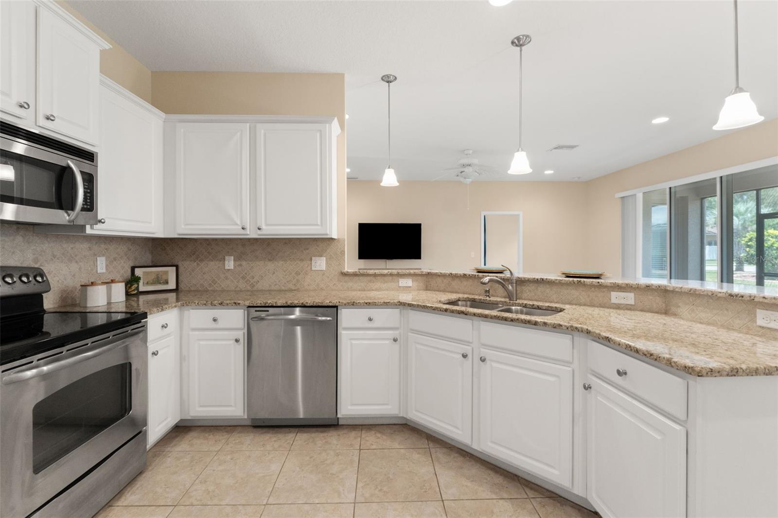 13589 Hunters Point St Property Photo 19