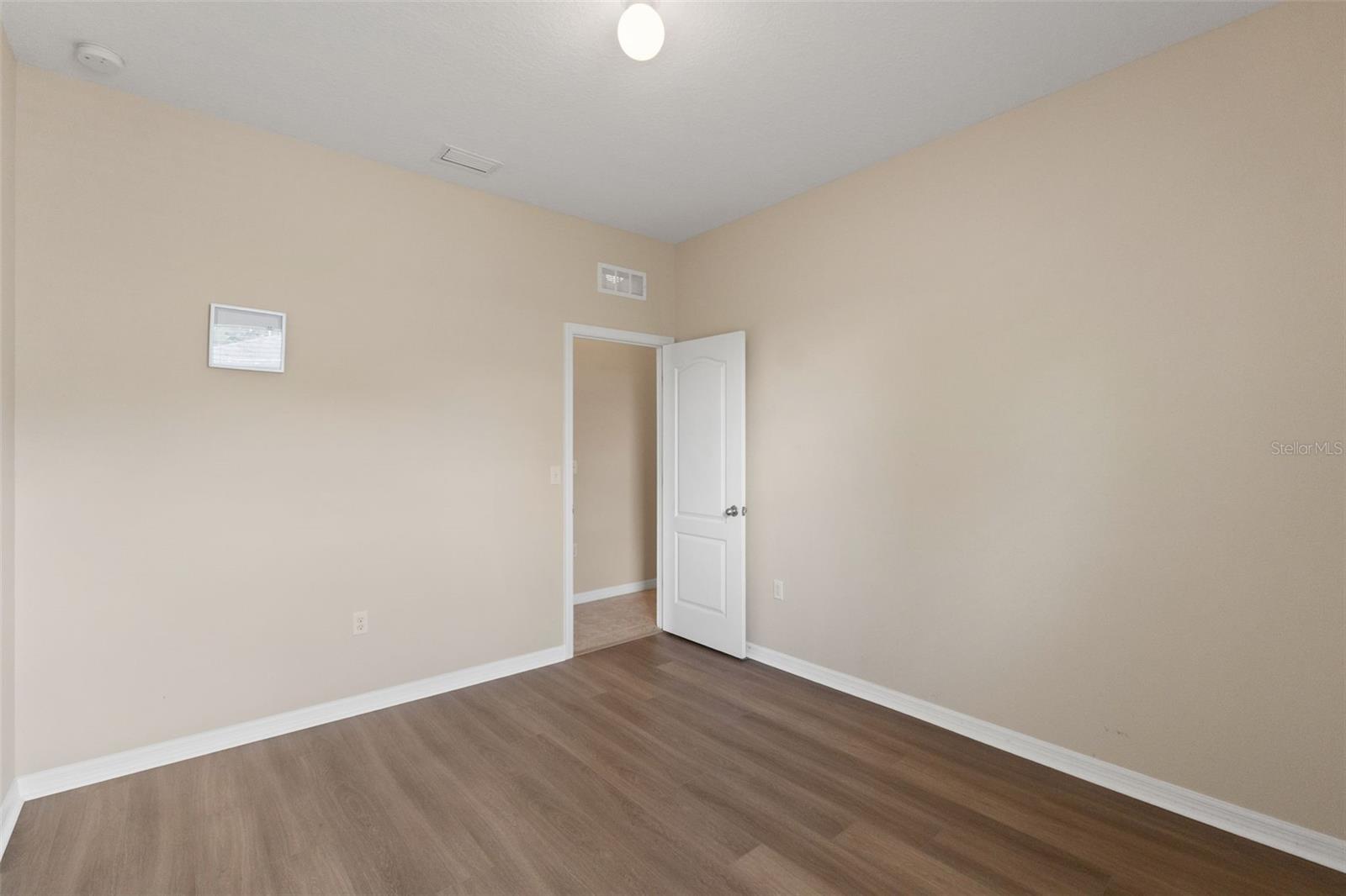 13589 Hunters Point St Property Photo 22
