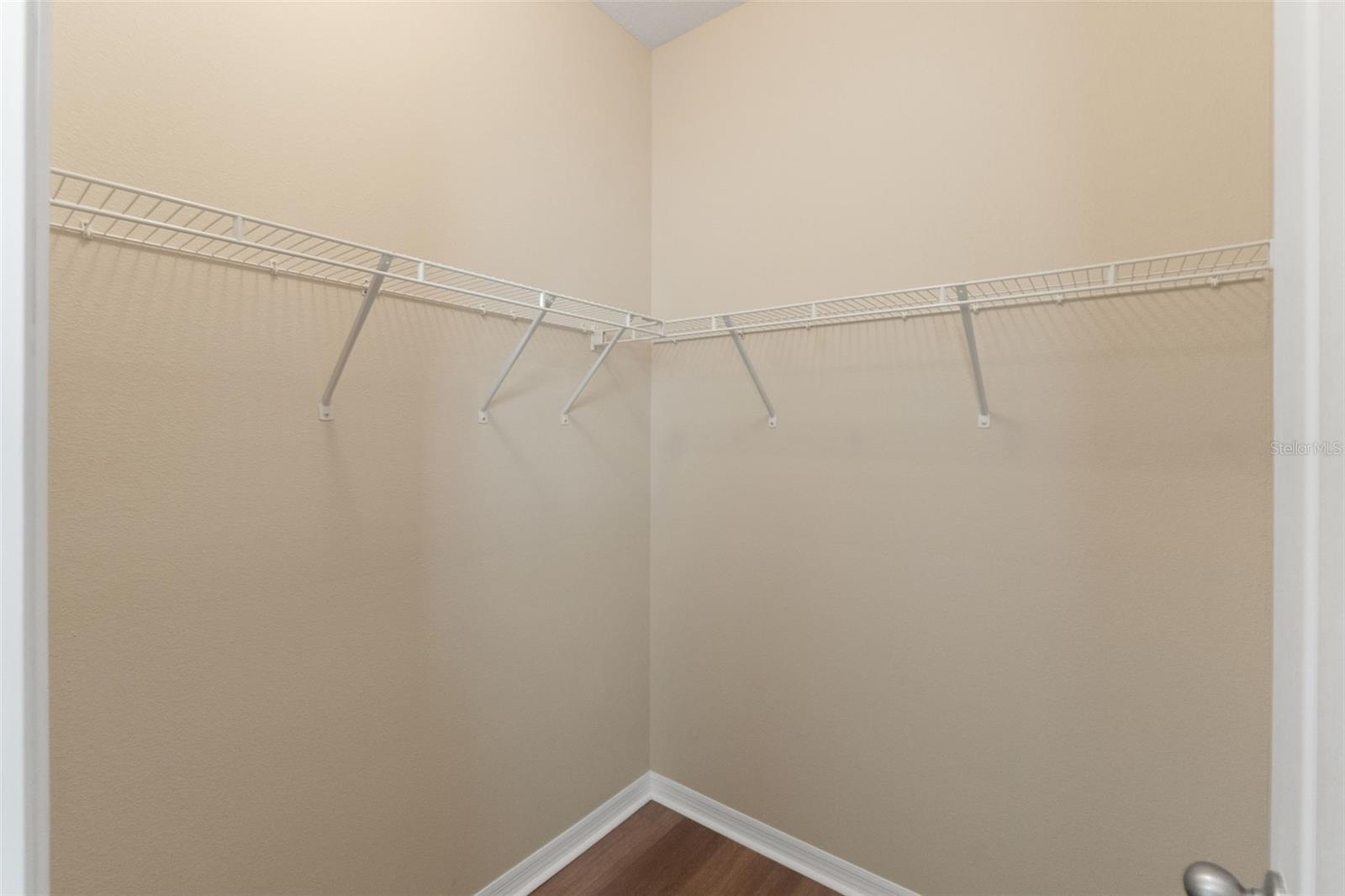 13589 Hunters Point St Property Photo 23