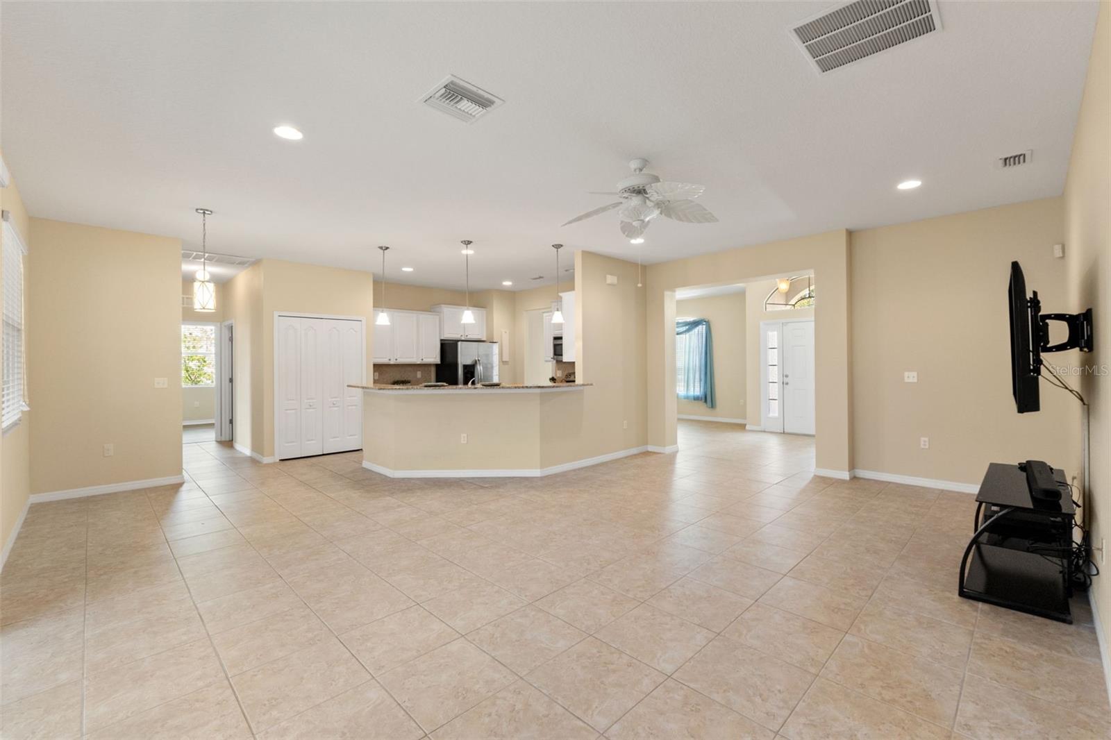 13589 Hunters Point St Property Photo 28