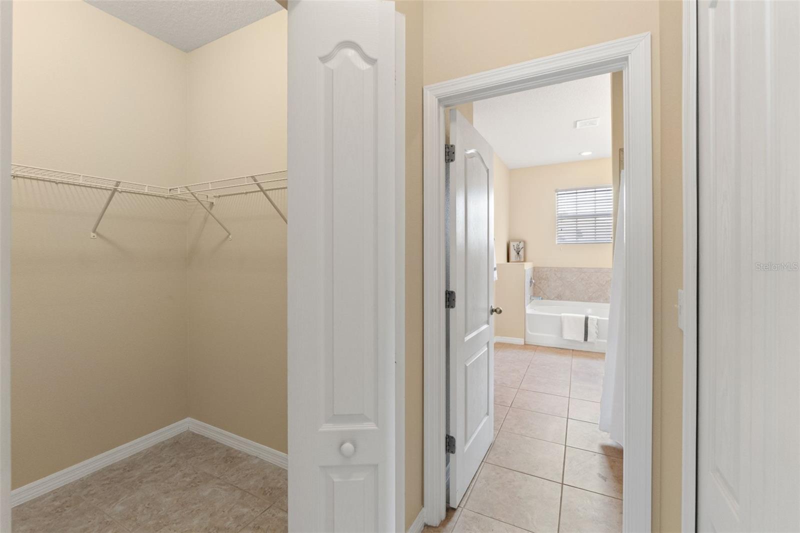 13589 Hunters Point St Property Photo 32