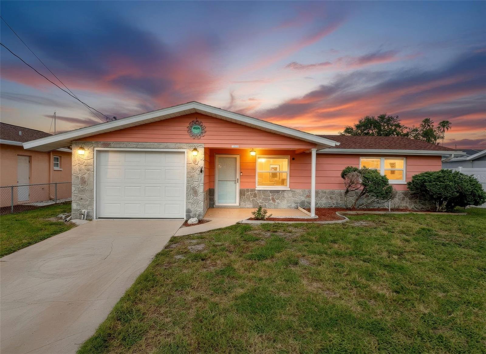 13530 Maria Dr Property Photo 3