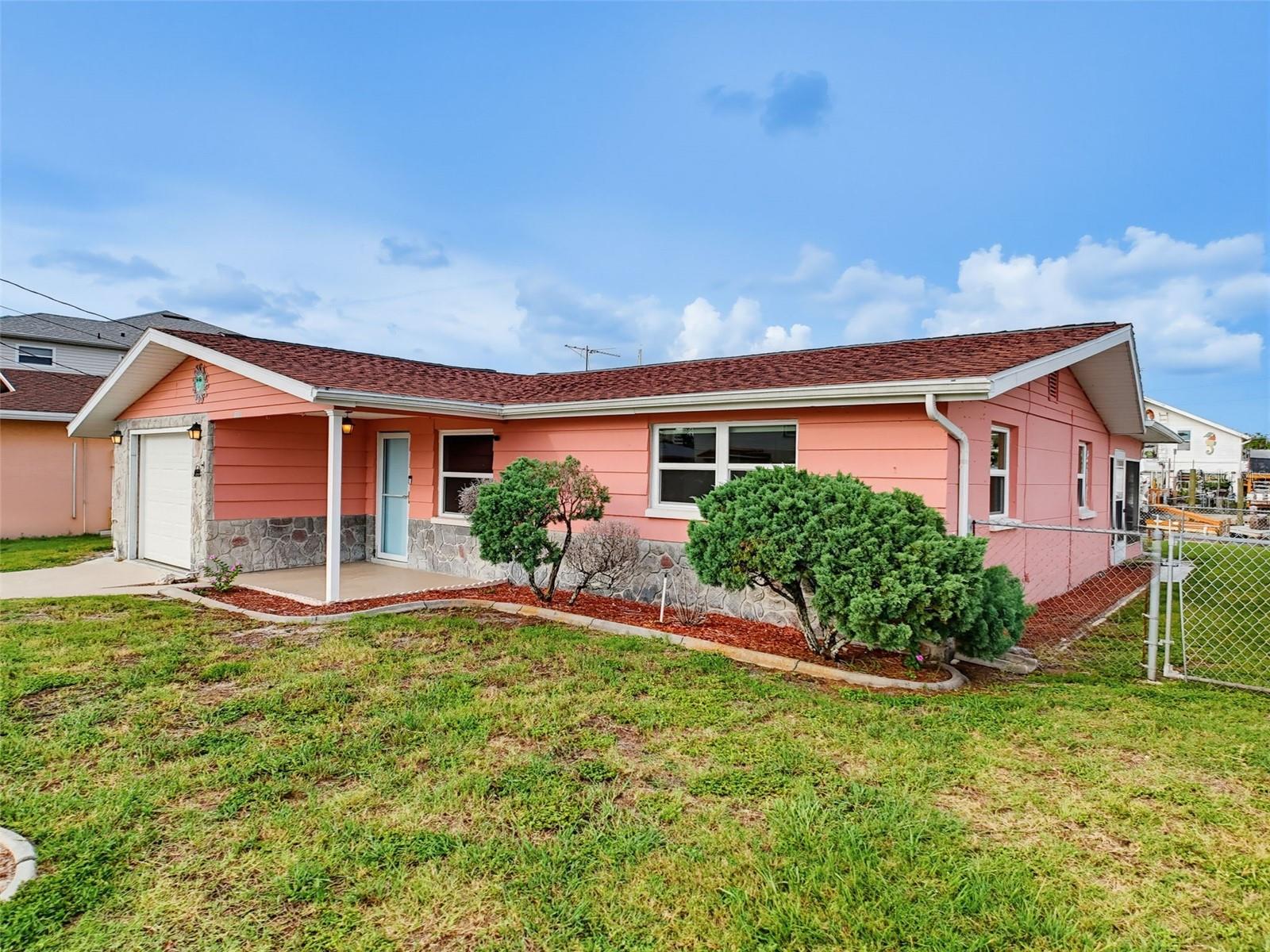 13530 Maria Dr Property Photo 6