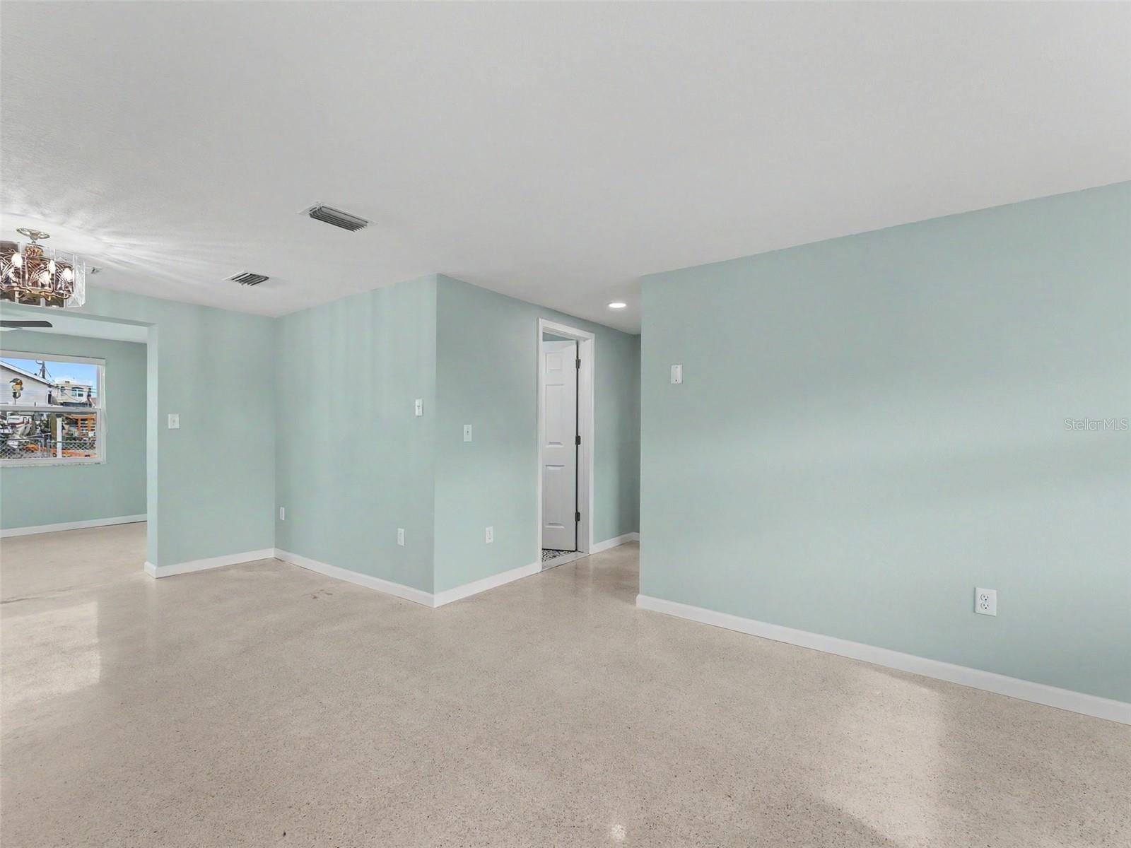 13530 Maria Dr Property Photo 14