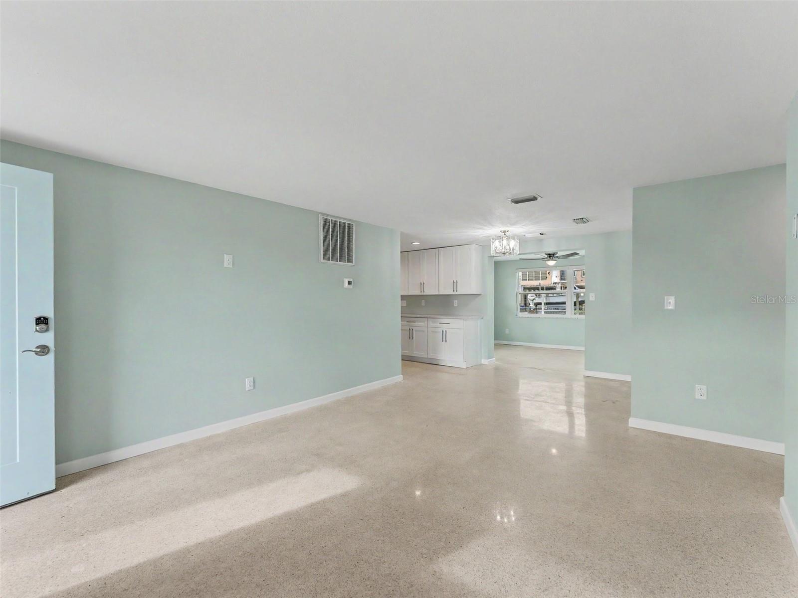 13530 Maria Dr Property Photo 16