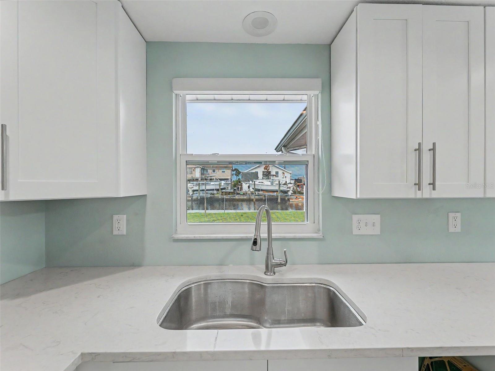 13530 Maria Dr Property Photo 17