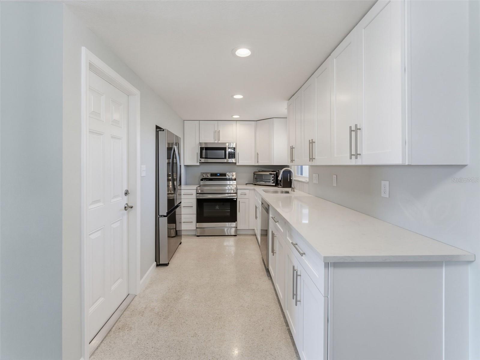 13530 Maria Dr Property Photo 17