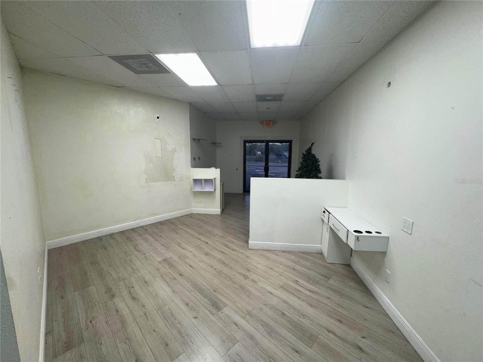 3274 Commercial Way Property Photo 4