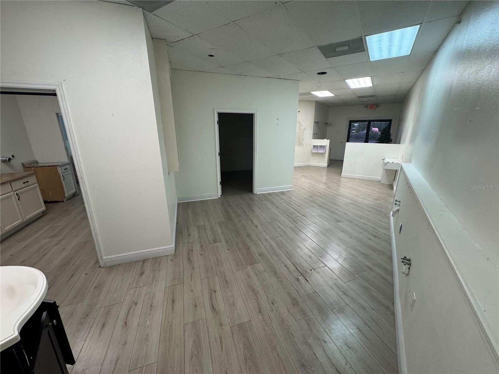 3274 Commercial Way Property Photo 7