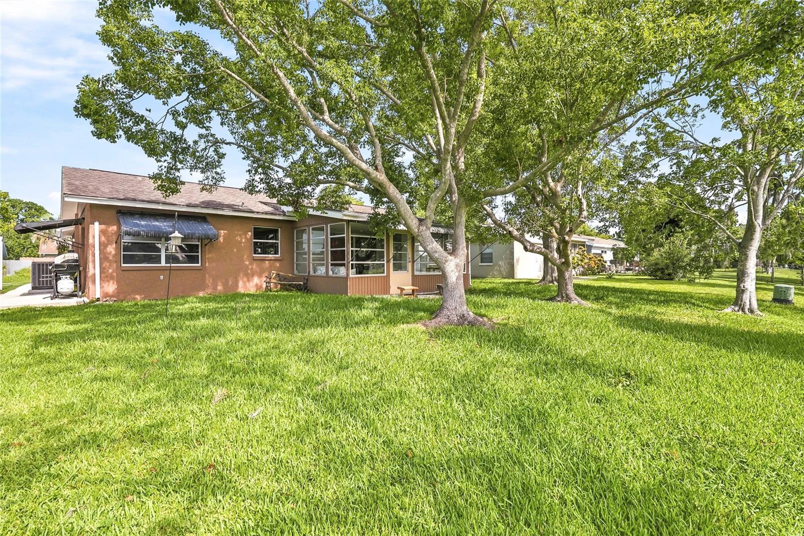 5049 Sherry Ln Property Photo 18