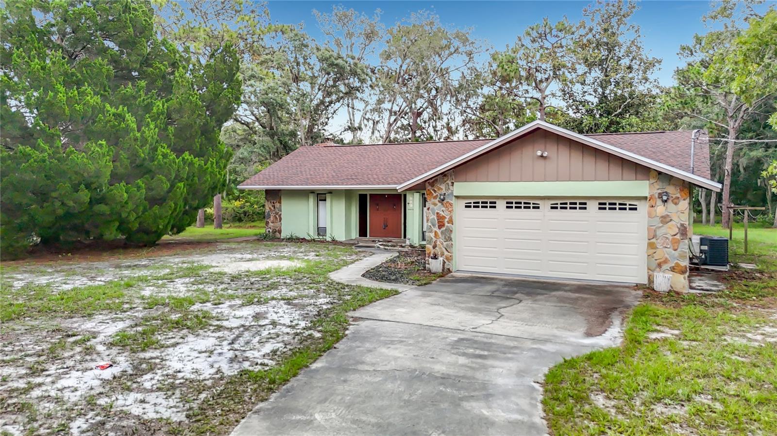 10050 Deer Ln Property Photo 5