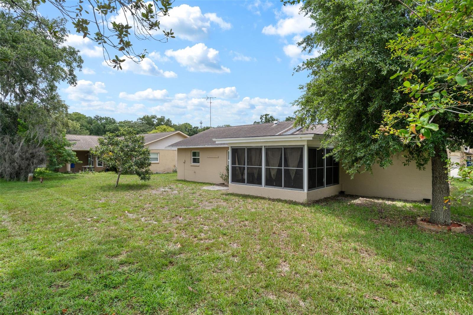 8643 Woodbridge Dr Property Photo 22