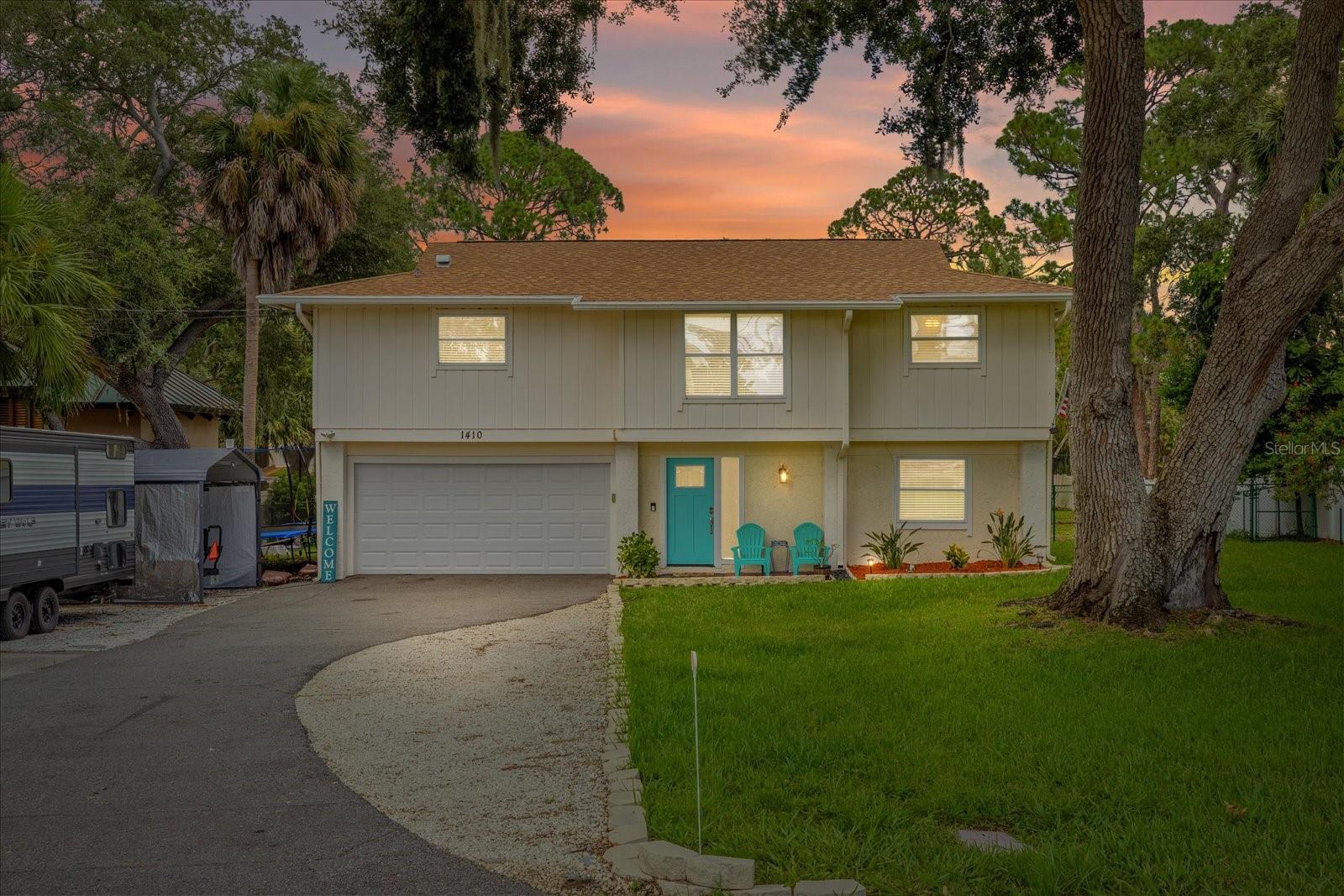 1410 Riverside Dr Property Photo 1
