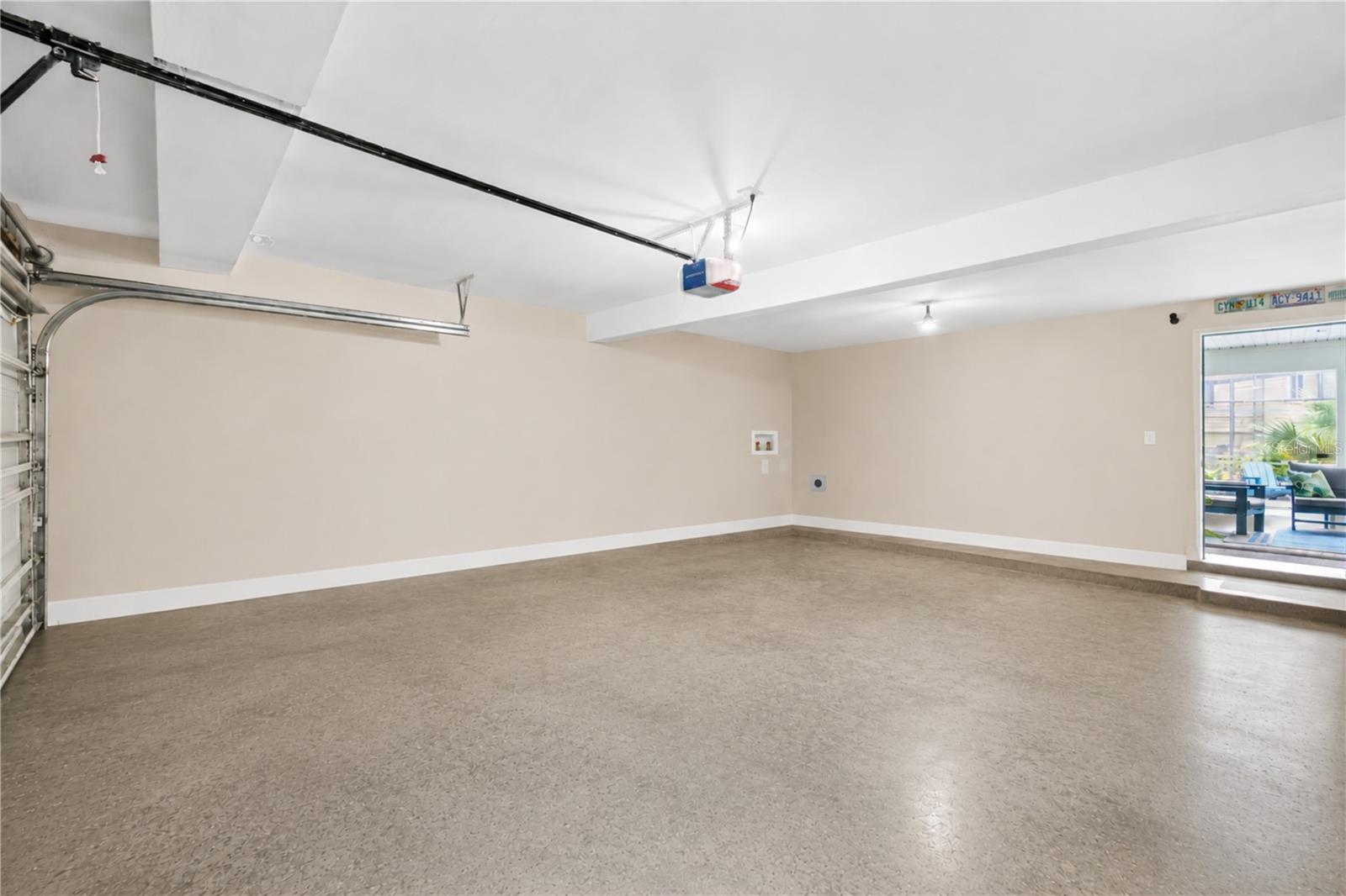 1410 Riverside Dr Property Photo 53