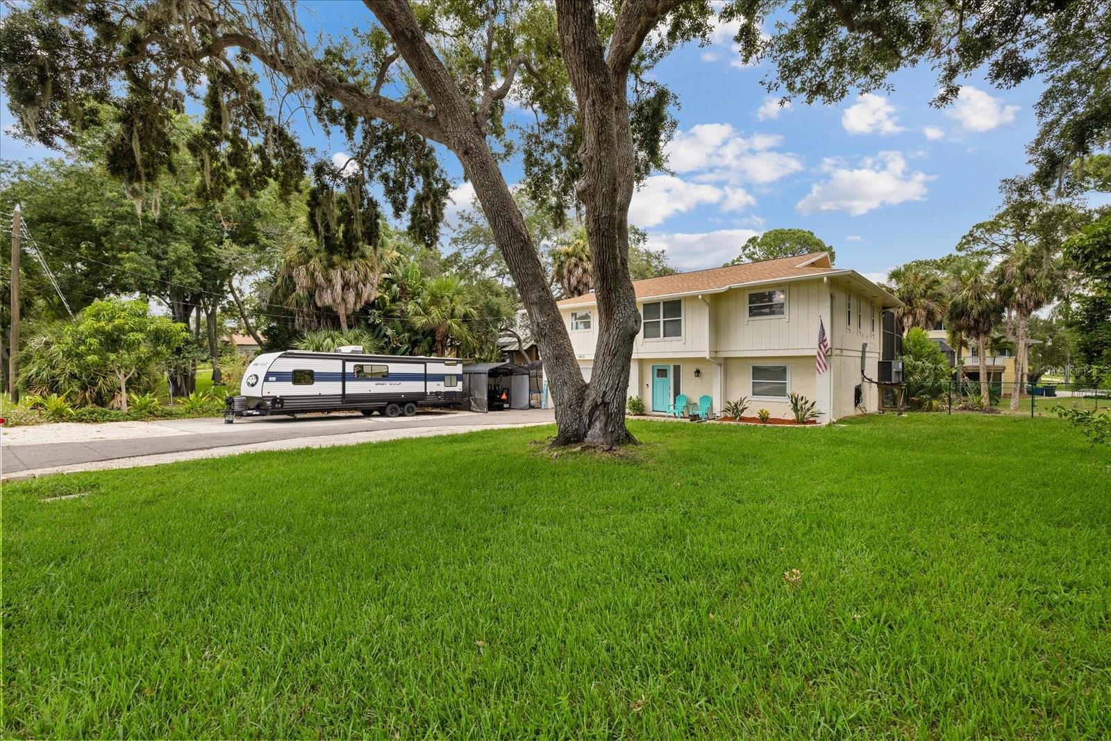 1410 Riverside Dr Property Photo 74