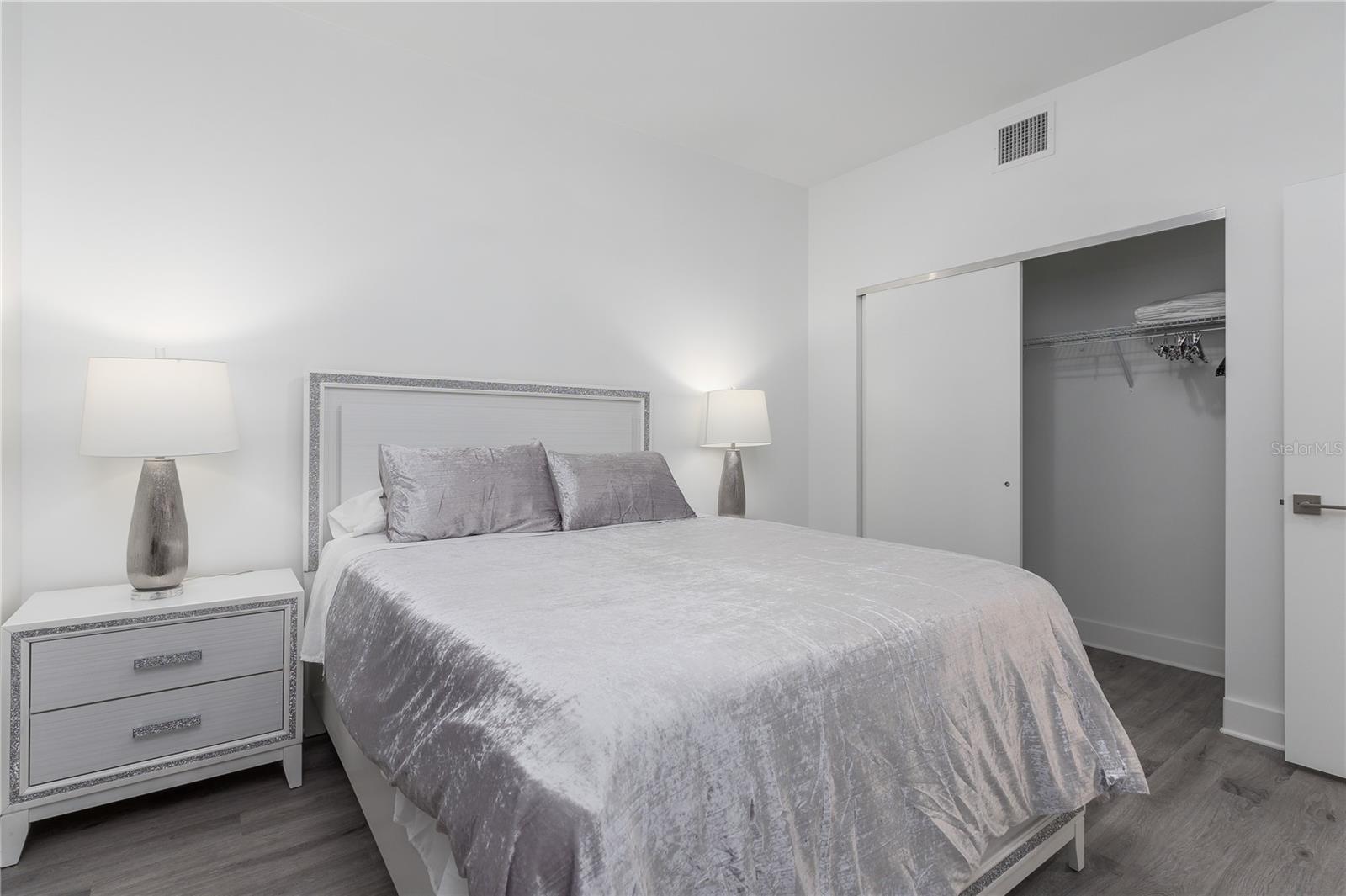 415 Island Way #207 Property Photo 13