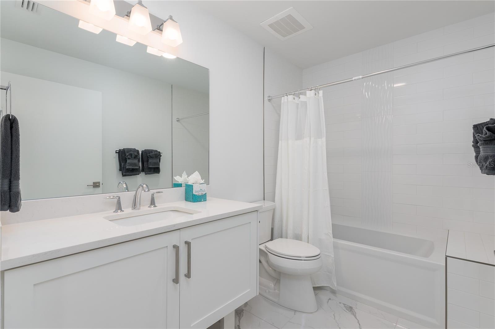 415 Island Way #207 Property Photo 15